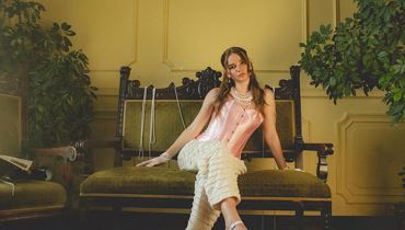 JULIA MELADIN „Perlen um den Hals“ - Tour