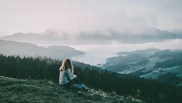 Auf blühenden Wegen zum Genuss – Sommerwanderung am Niederndorferberg